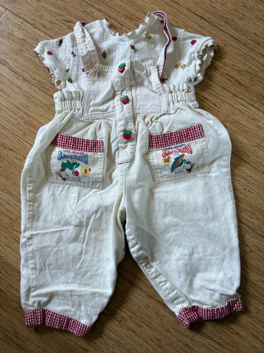 Vintage Baby Overall Matching outfit  Baby 18M Vegetable Market Farm Theme Red